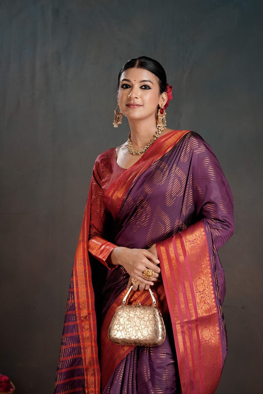 Soft Silk Chitt Palu With Contrast Blouse Weaving Saree