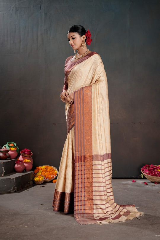Soft Silk Chitt Palu With Contrast Blouse Weaving Saree