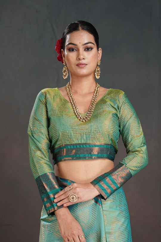 Soft Silk Chitt Palu With Contrast Blouse Weaving Saree