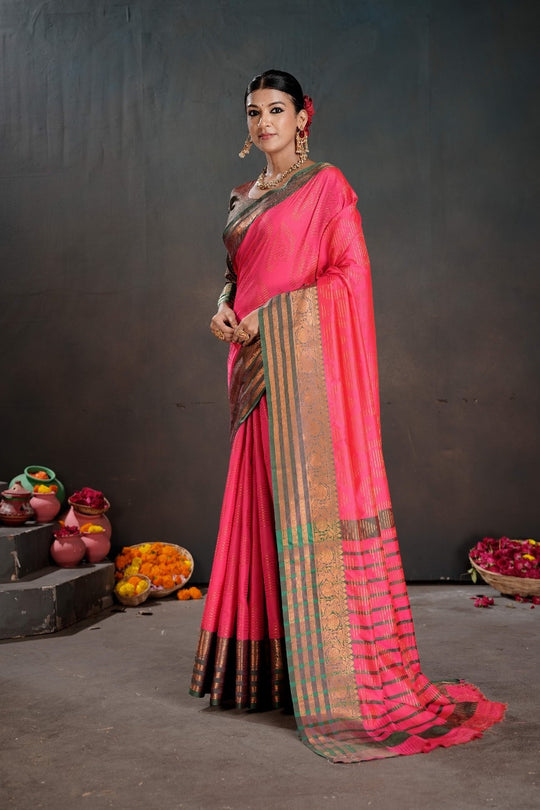 Soft Silk Chitt Palu With Contrast Blouse Weaving Saree