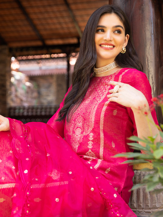 Ethnic Motifs woven design round Neck Three-Quarter Sleeves Kurta Set