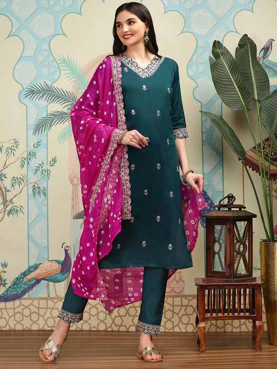 Green Embroidered Regular Sequinned Straight Kurta With Trousers & Duppatta