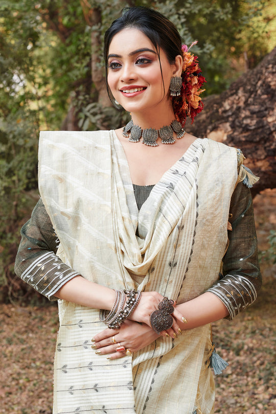 White Cotton Saree With Blouse Piece