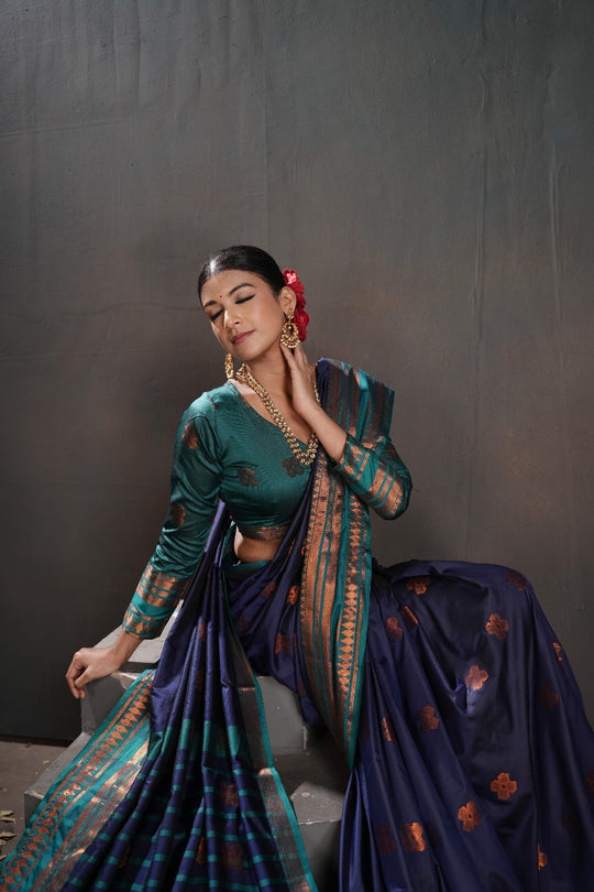 Soft Silk Chitt Palu With Contrast Blouse Weaving Saree