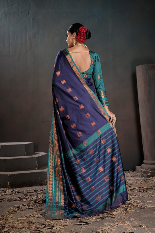 Soft Silk Chitt Palu With Contrast Blouse Weaving Saree