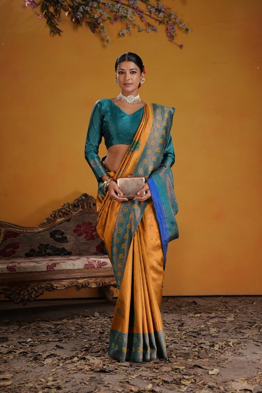 Kanjeevaram Silk Rich Palu With Contrast Blouse Weaving Silk Saree