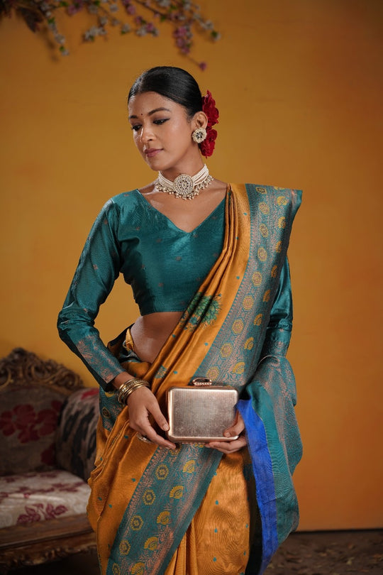 Kanjeevaram Silk Rich Palu With Contrast Blouse Weaving Silk Saree