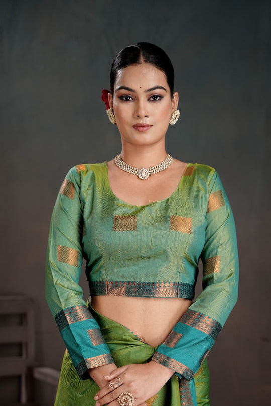 Soft Silk Chitt Palu With Contrast Blouse Weaving Saree