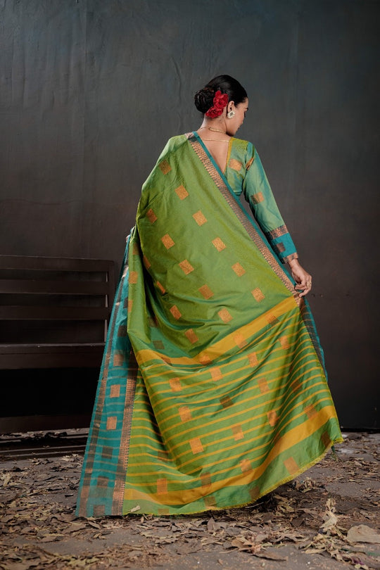 Soft Silk Chitt Palu With Contrast Blouse Weaving Saree