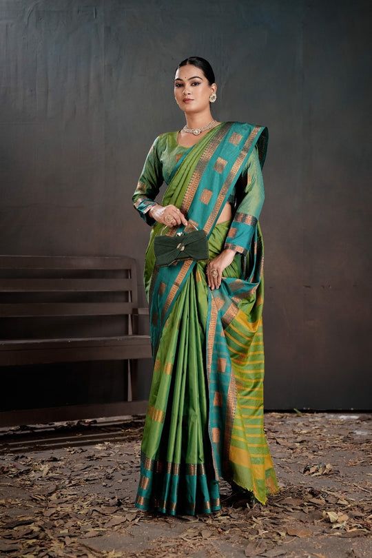 Soft Silk Chitt Palu With Contrast Blouse Weaving Saree
