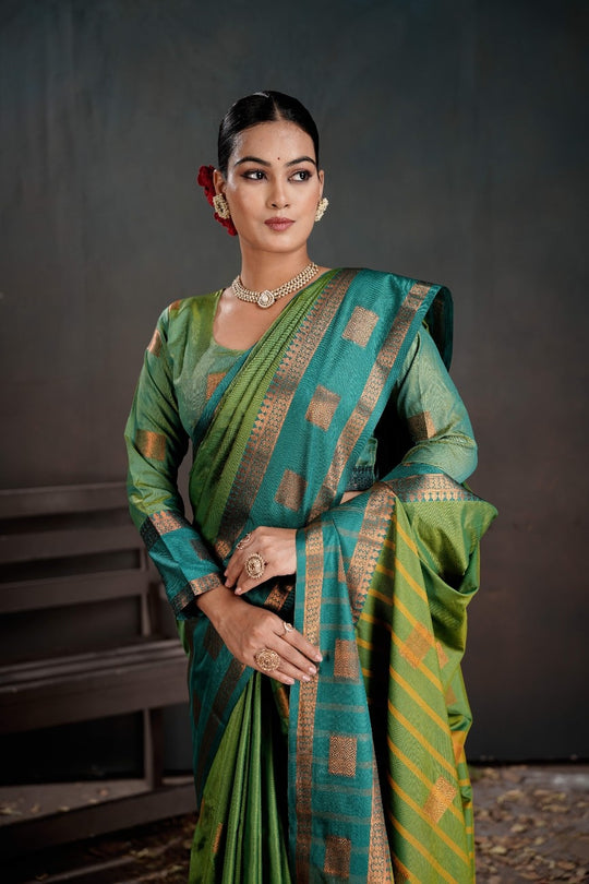 Soft Silk Chitt Palu With Contrast Blouse Weaving Saree
