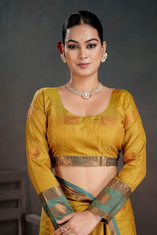 Soft Silk Chitt Palu With Contrast Blouse Weaving Saree