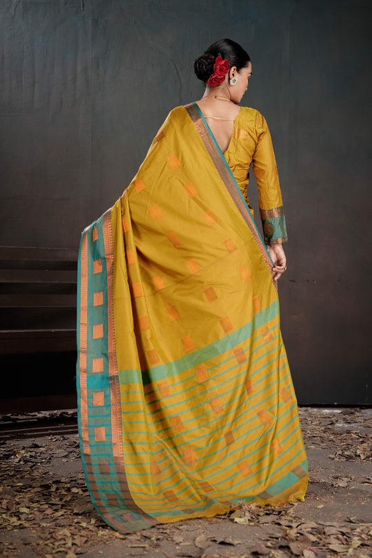 Soft Silk Chitt Palu With Contrast Blouse Weaving Saree