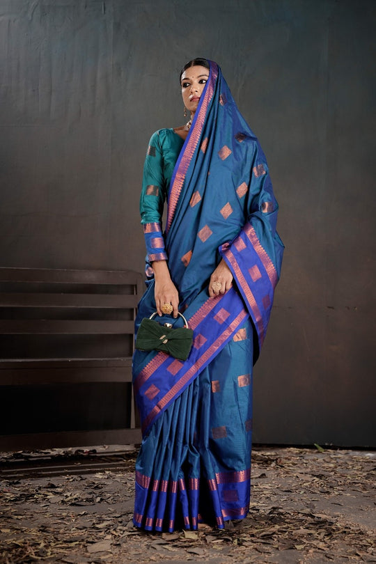 Soft Silk Chitt Palu With Contrast Blouse Weaving Saree