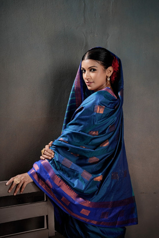 Soft Silk Chitt Palu With Contrast Blouse Weaving Saree