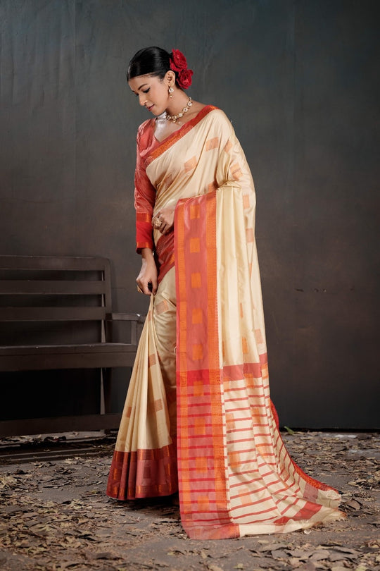 Soft Silk Chitt Palu With Contrast Blouse Weaving Saree