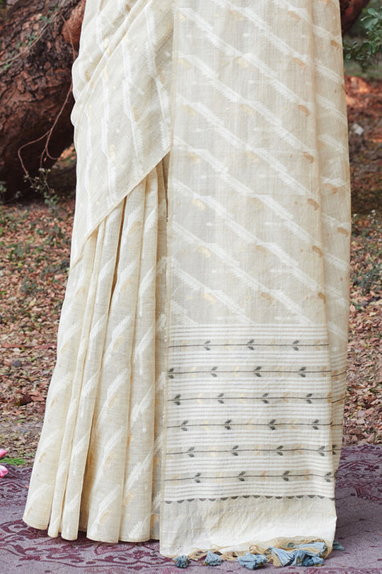 White Cotton Saree With Blouse Piece