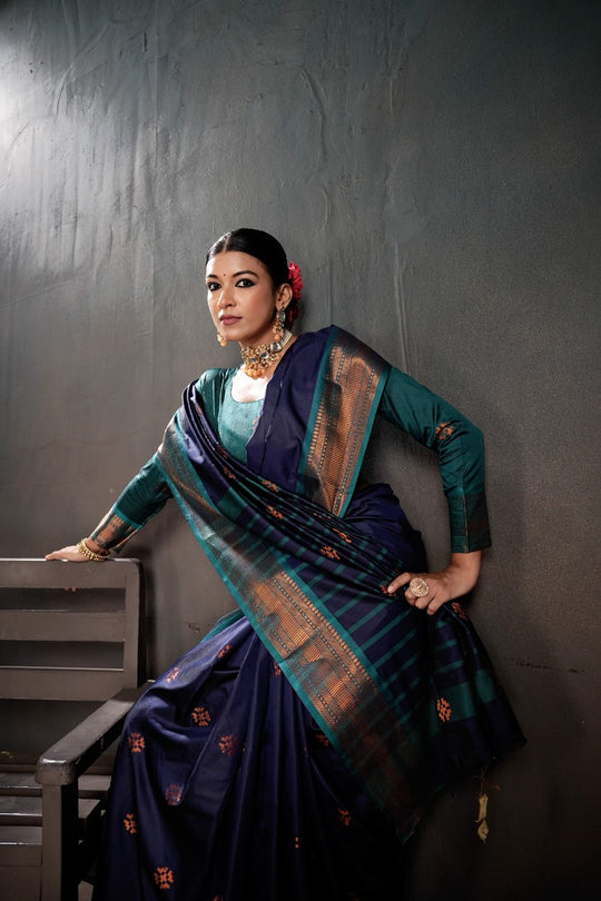 Soft Silk Chitt Palu With Contrast Blouse Weaving Saree