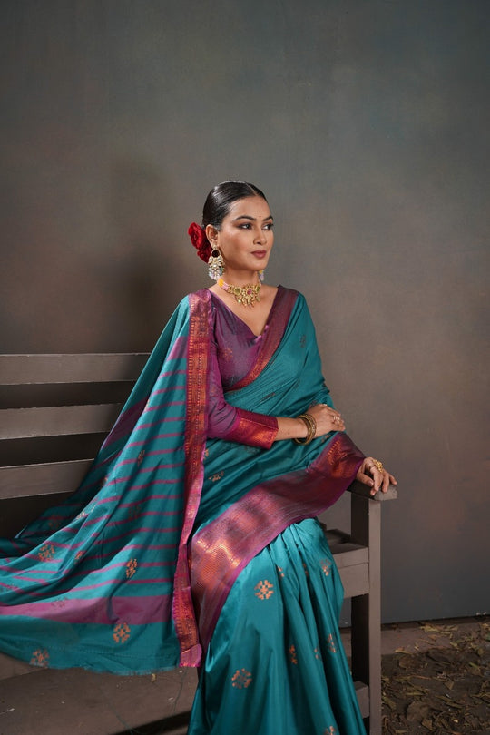 Soft Silk Chitt Palu With Contrast Blouse Weaving Saree