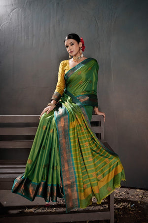 Soft Silk Chitt Palu With Contrast Blouse Weaving Saree