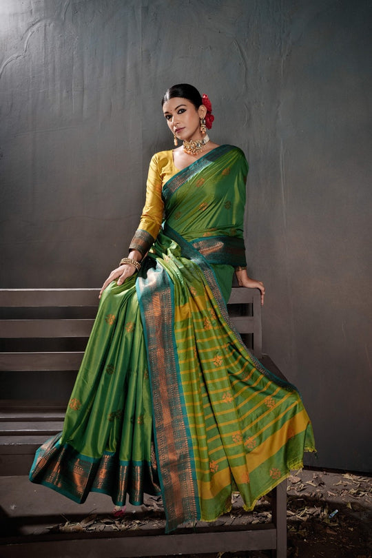 Soft Silk Chitt Palu With Contrast Blouse Weaving Saree
