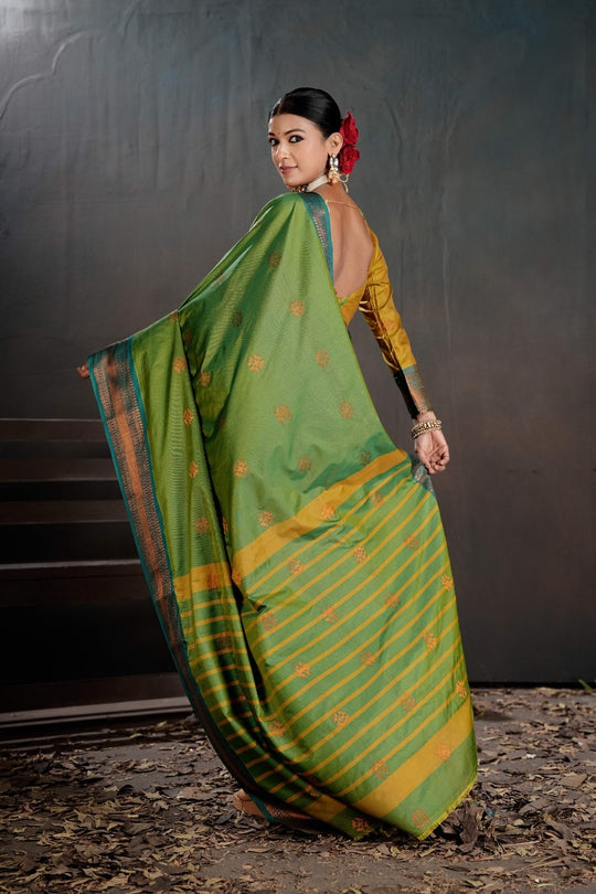Soft Silk Chitt Palu With Contrast Blouse Weaving Saree