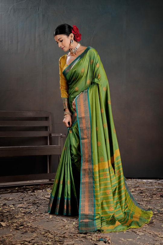 Soft Silk Chitt Palu With Contrast Blouse Weaving Saree