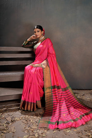 Soft Silk Chitt Palu With Contrast Blouse Weaving Saree