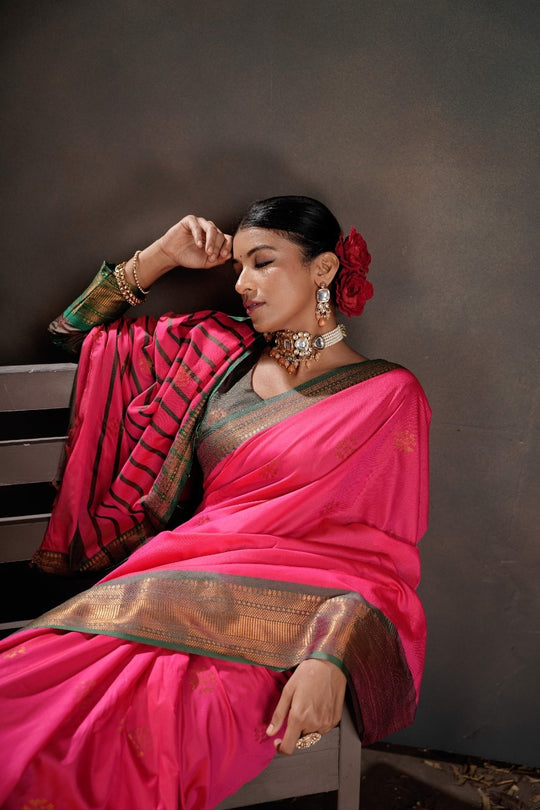 Soft Silk Chitt Palu With Contrast Blouse Weaving Saree