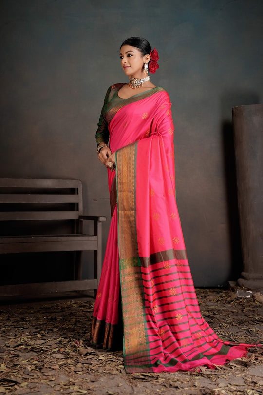 Soft Silk Chitt Palu With Contrast Blouse Weaving Saree