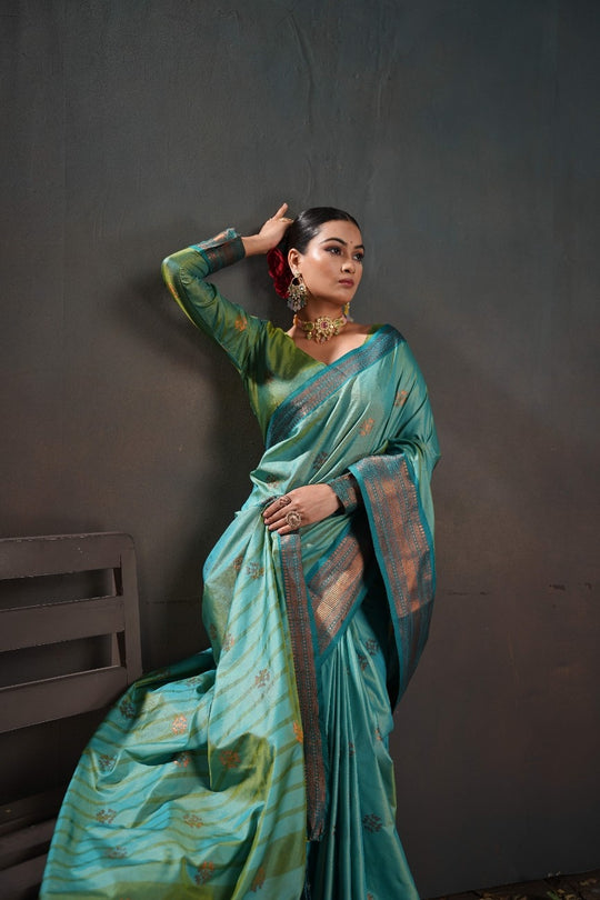 Soft Silk Chitt Palu With Contrast Blouse Weaving Saree