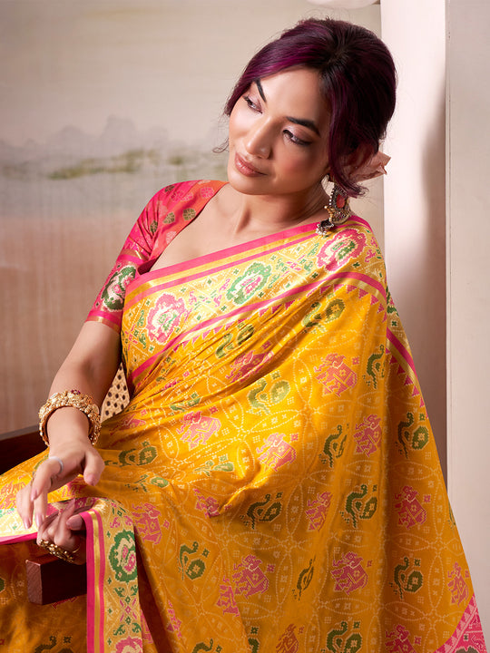 Yellow Banarasi Patola Silk Saree With Blouse Piece