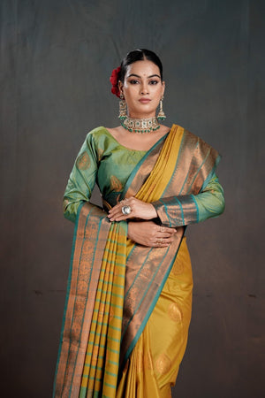 Soft Silk Chitt Palu With Contrast Blouse Weaving Saree