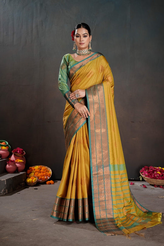 Soft Silk Chitt Palu With Contrast Blouse Weaving Saree