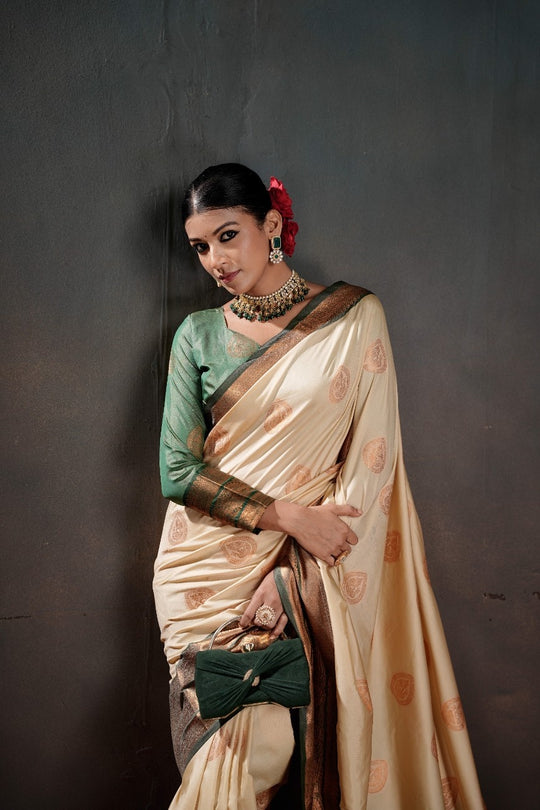 Soft Silk Chitt Palu With Contrast Blouse Weaving Saree