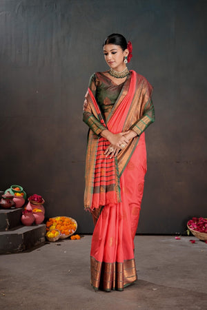 Soft Silk Chitt Palu With Contrast Blouse Weaving Saree