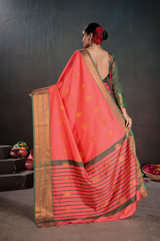 Soft Silk Chitt Palu With Contrast Blouse Weaving Saree