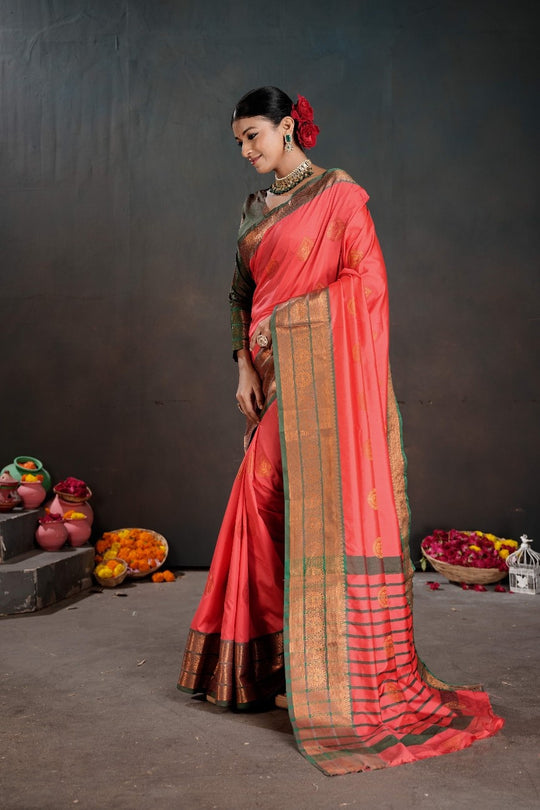 Soft Silk Chitt Palu With Contrast Blouse Weaving Saree
