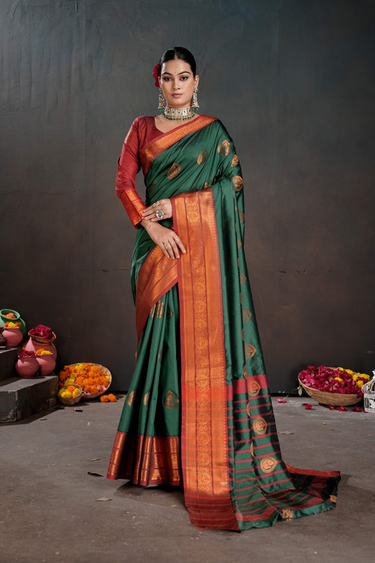 Soft Silk Chitt Palu With Contrast Blouse Weaving Saree