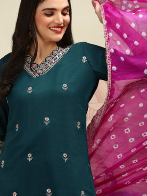 Green Embroidered Regular Sequinned Straight Kurta With Trousers & Duppatta