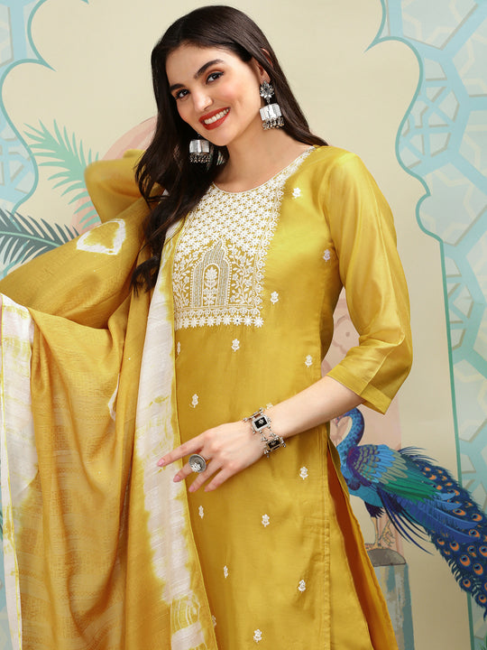 Ethnic Motifs Embroidered Thread Work Straight Kurta with Trousers & Dupatta