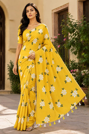 Yellow Printed Saree With Blouse Piece