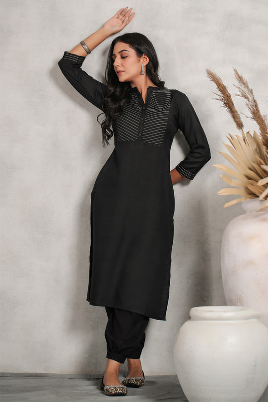 Women's Black Embroidered Cotton Kurta