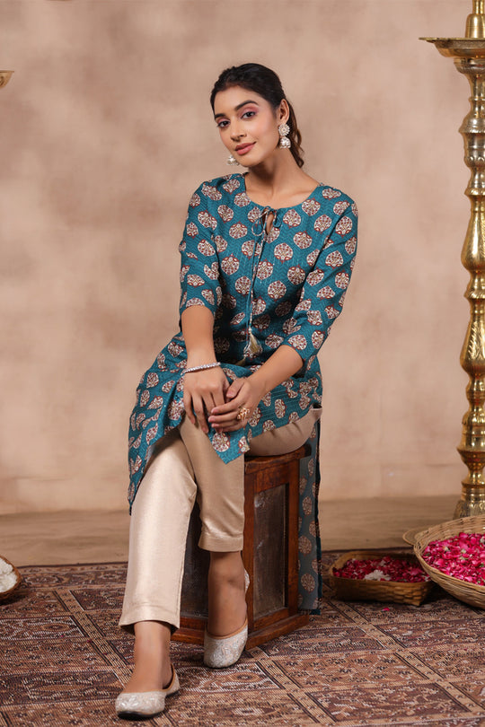 Women's Blue Printed Straight Kurta