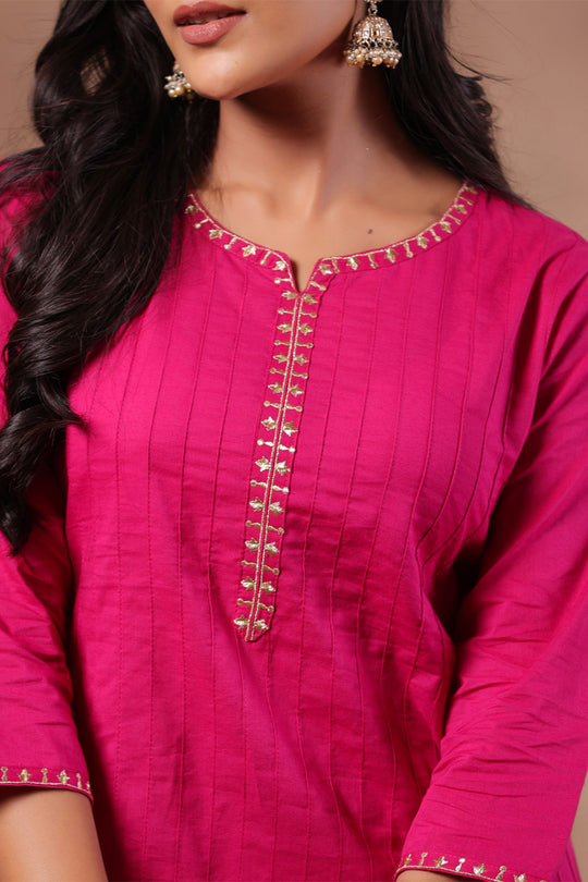 Women's Magenta Cotton Straight Kurta