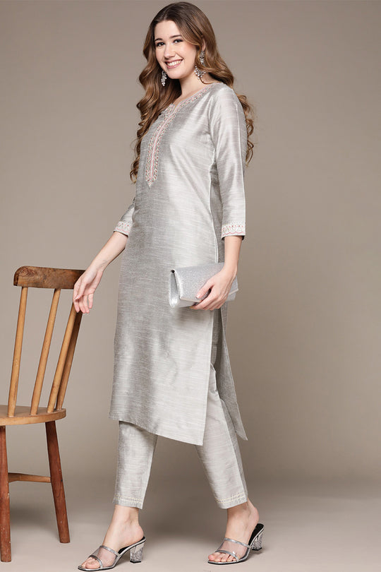 Women Grey Ethnic Motifs Embroidered Kurta with Trousers