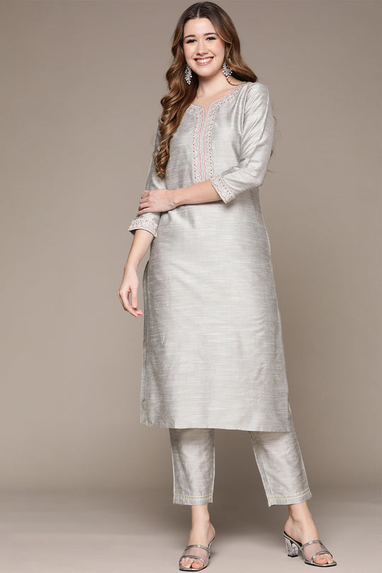 Women Grey Ethnic Motifs Embroidered Kurta with Trousers