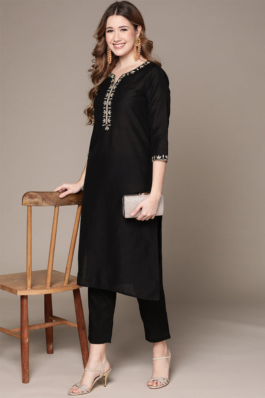 Women Black Ethnic Kurta with Trousers