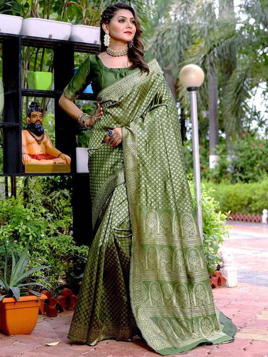 Green Banarasi Silk Saree With Blouse Piece