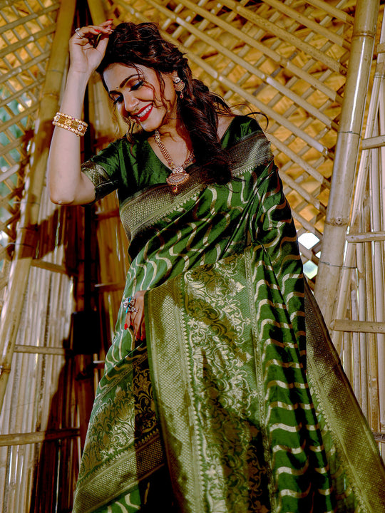 Green Banarasi Silk Saree With Blouse Piece